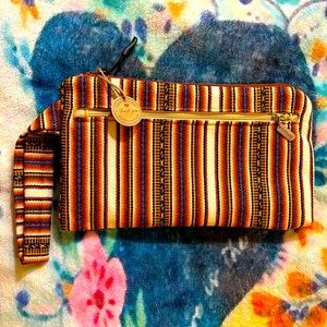 Wristlet purse